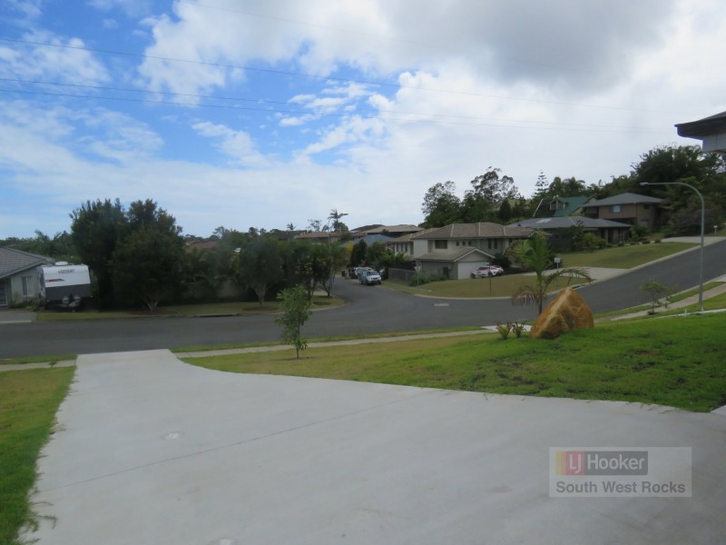 30 Keith Andrews Avenue, South West Rocks NSW 2431