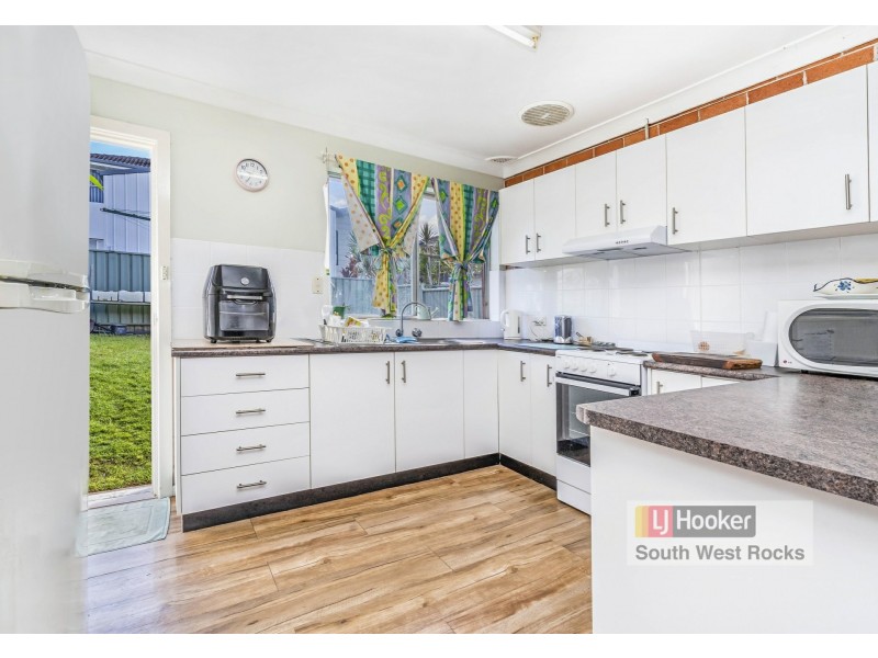2/4 Flinders Street, South West Rocks NSW 2431