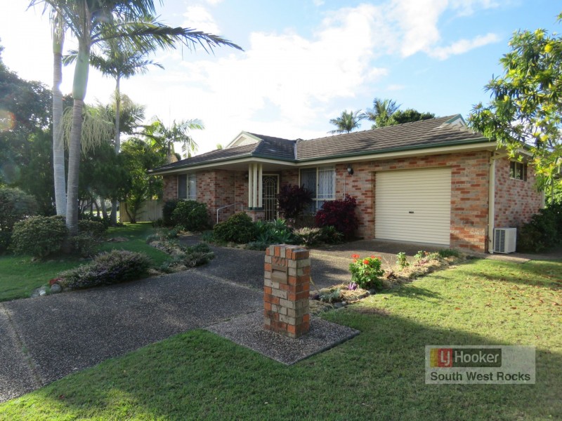 20 Athol Elliot Place, South West Rocks NSW 2431