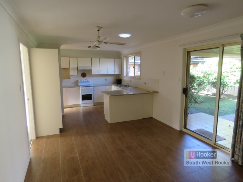 20 Athol Elliot Place, South West Rocks NSW 2431