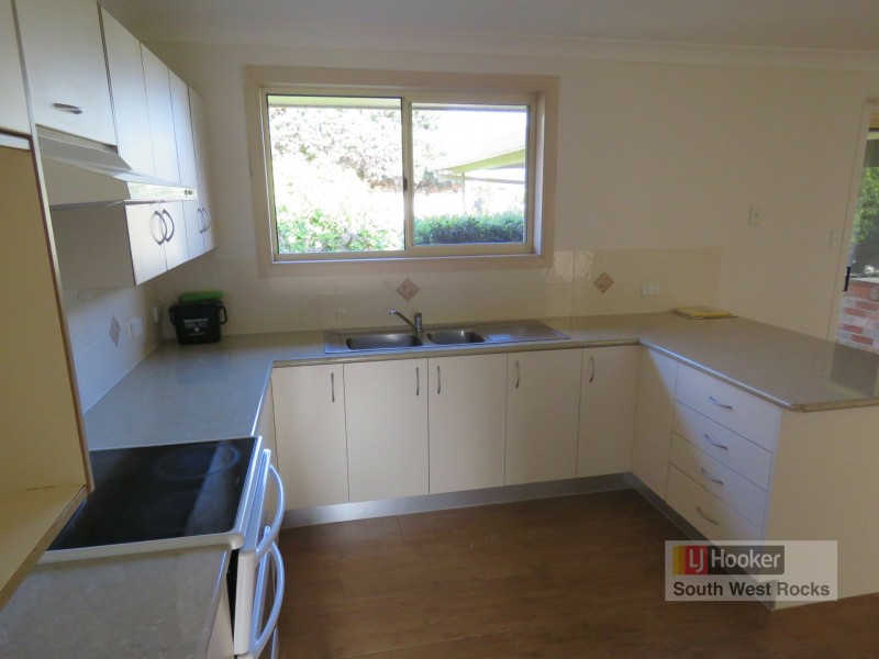 20 Athol Elliot Place, South West Rocks NSW 2431