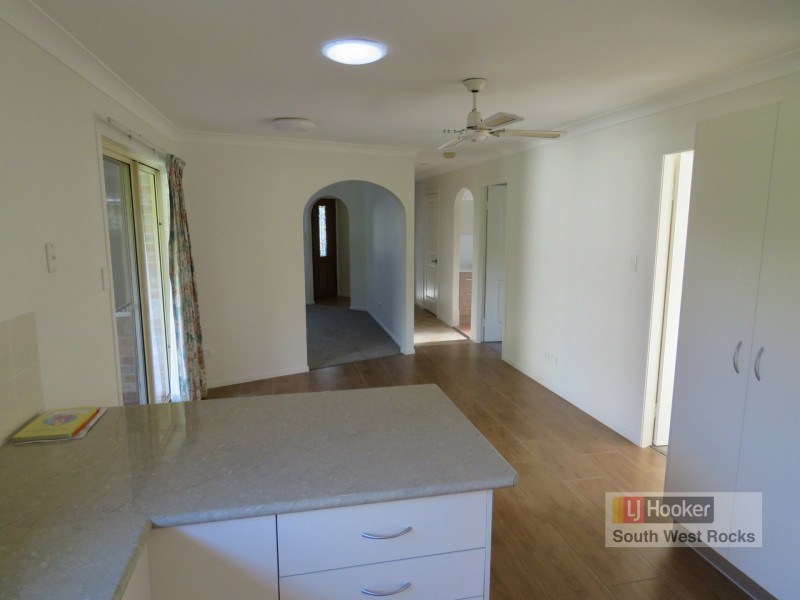 20 Athol Elliot Place, South West Rocks NSW 2431