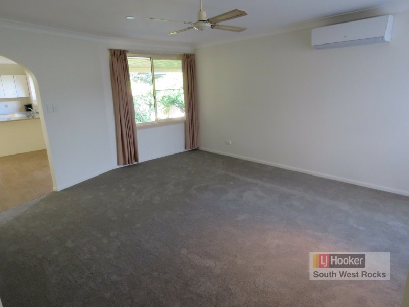 20 Athol Elliot Place, South West Rocks NSW 2431