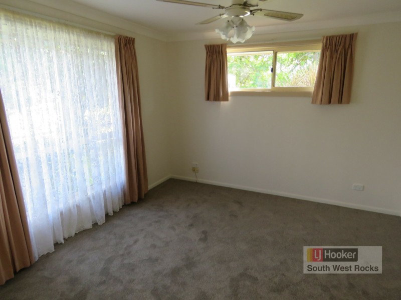20 Athol Elliot Place, South West Rocks NSW 2431