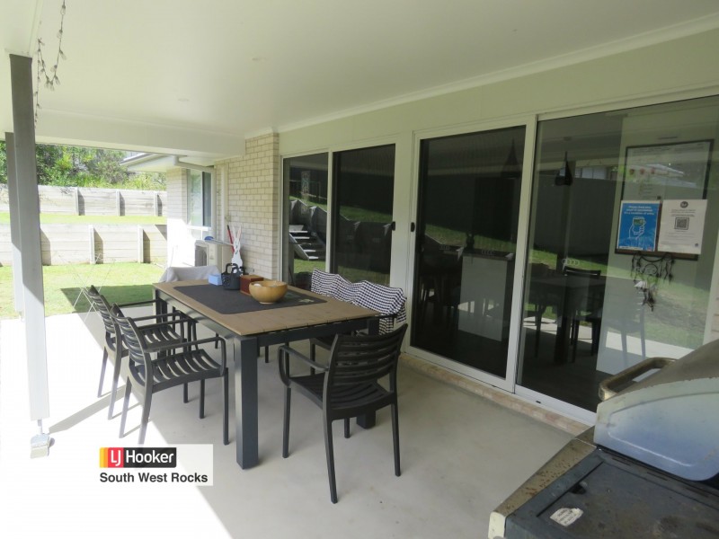 8 Racemosa Close, South West Rocks NSW 2431
