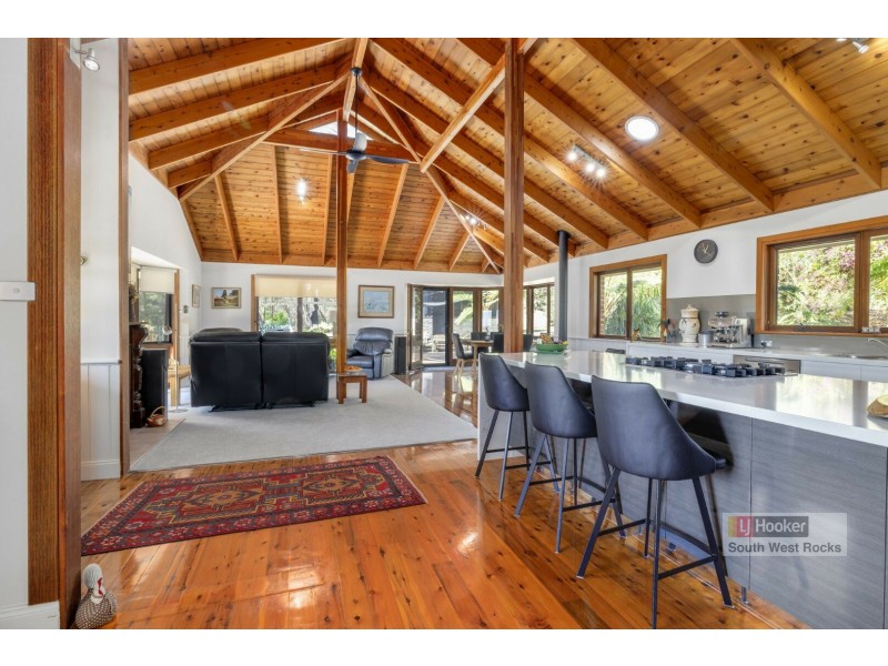 43 Ferntree Close, Arakoon NSW 2431