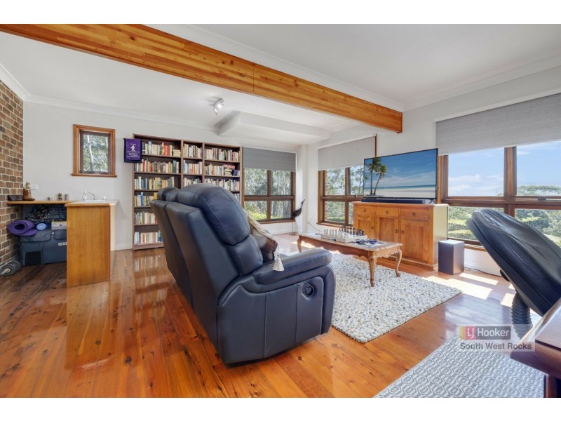 43 Ferntree Close, Arakoon NSW 2431