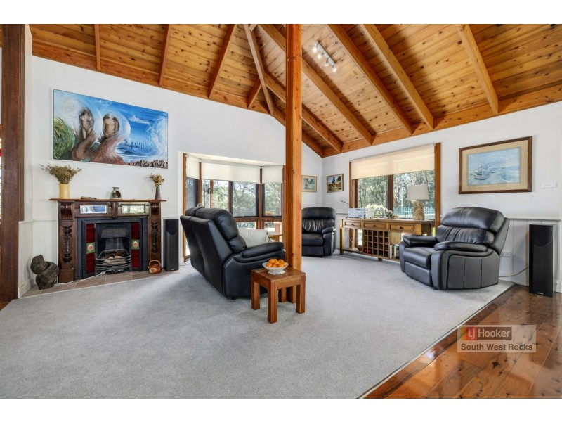 43 Ferntree Close, Arakoon NSW 2431