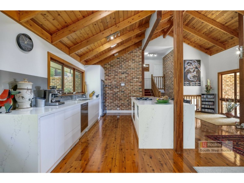 43 Ferntree Close, Arakoon NSW 2431