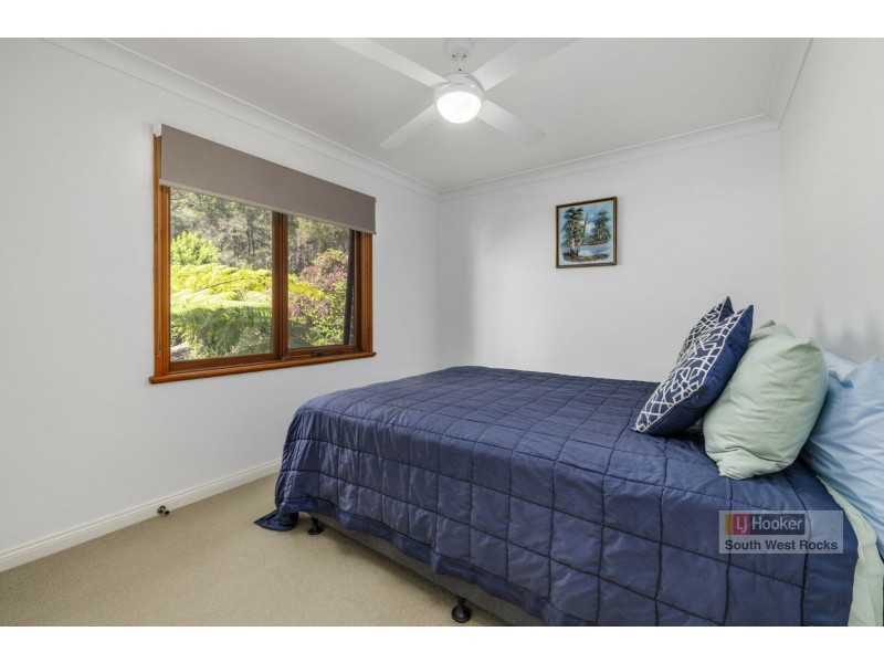 43 Ferntree Close, Arakoon NSW 2431