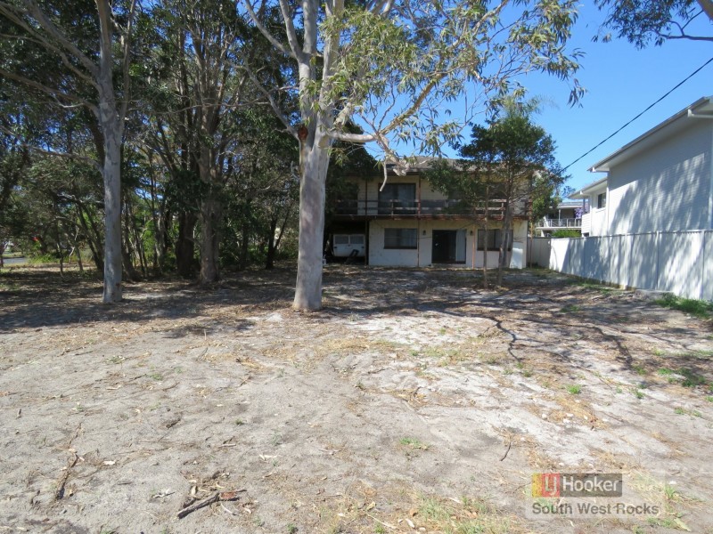 17 Phillip Drive, South West Rocks NSW 2431