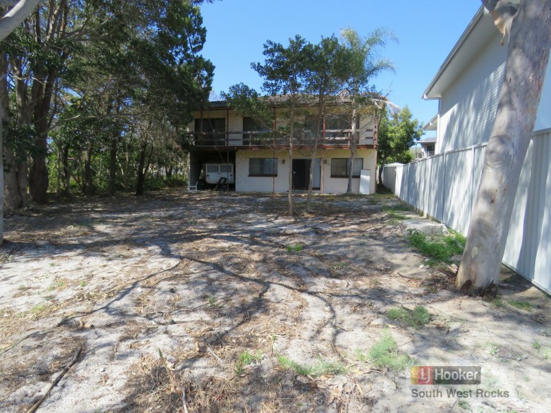 17 Phillip Drive, South West Rocks NSW 2431