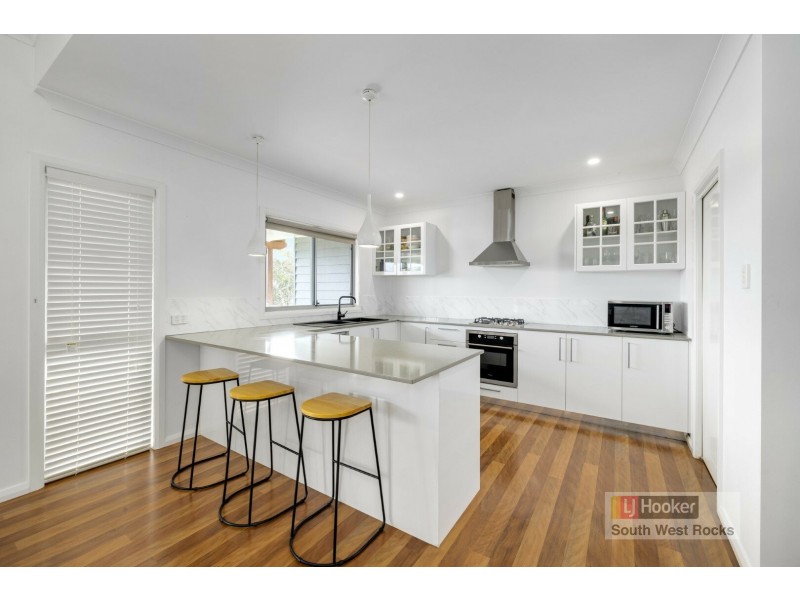 24 Tallowood Place, South West Rocks NSW 2431