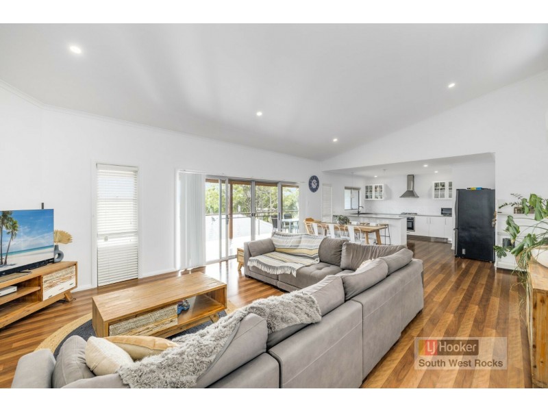 24 Tallowood Place, South West Rocks NSW 2431