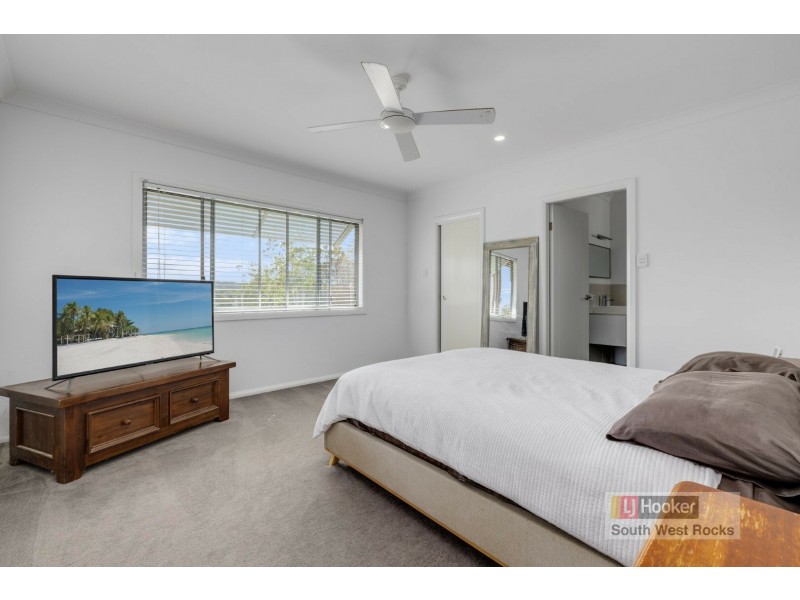 24 Tallowood Place, South West Rocks NSW 2431