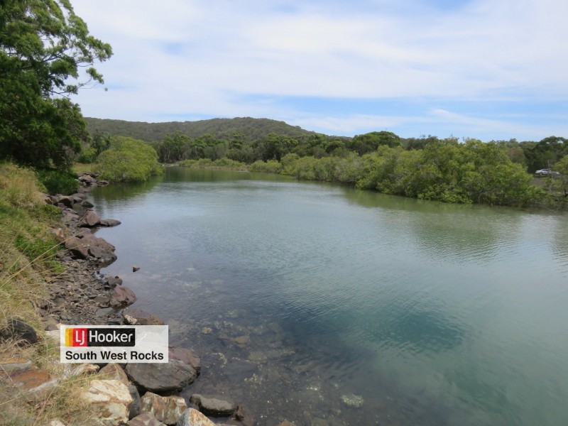 22 Gap Road, Hat Head NSW 2440