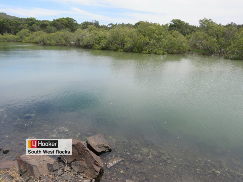 22 Gap Road, Hat Head NSW 2440