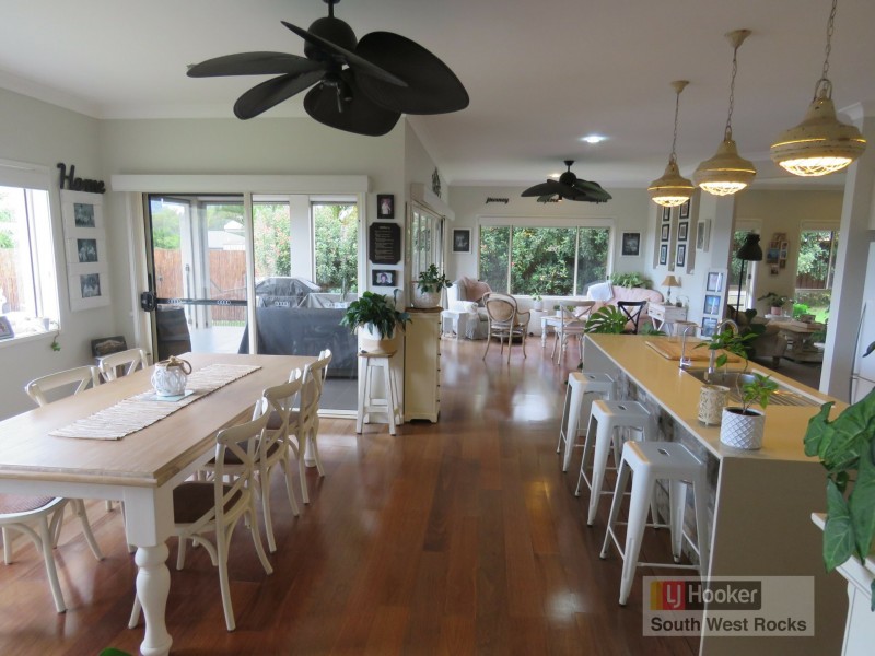 4 Rosedale Avenue, South West Rocks NSW 2431