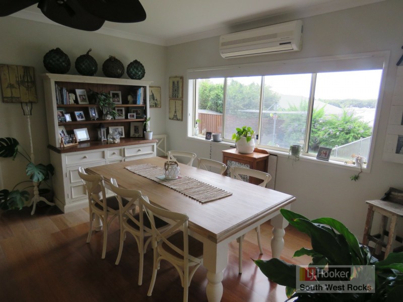 4 Rosedale Avenue, South West Rocks NSW 2431