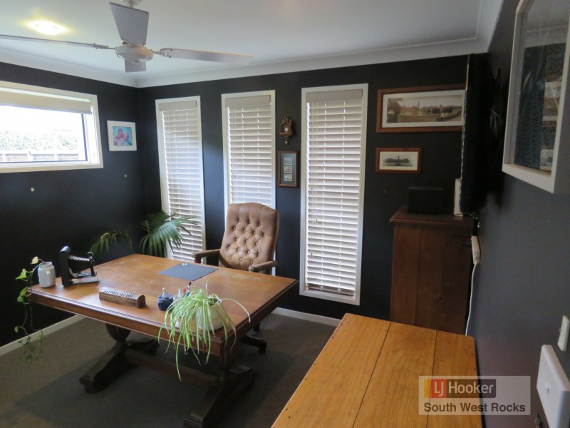 4 Rosedale Avenue, South West Rocks NSW 2431