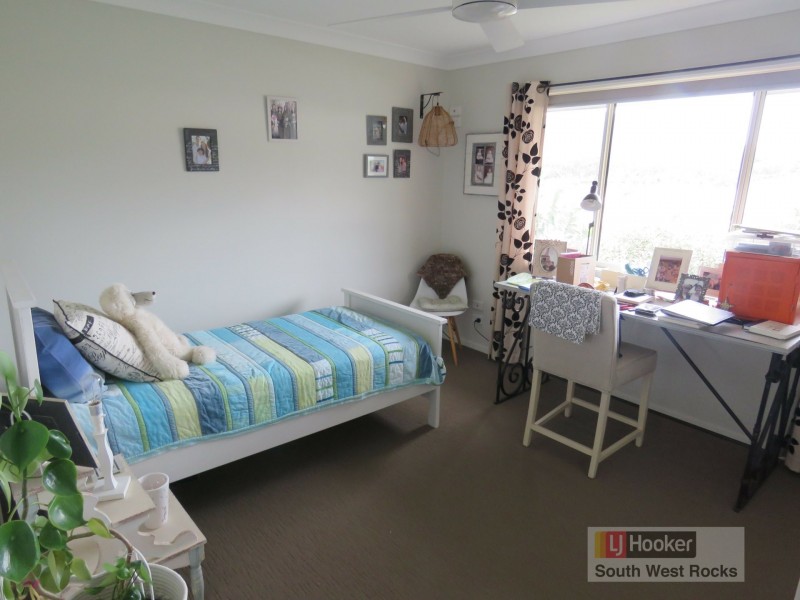 4 Rosedale Avenue, South West Rocks NSW 2431