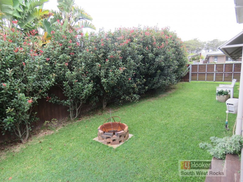 4 Rosedale Avenue, South West Rocks NSW 2431