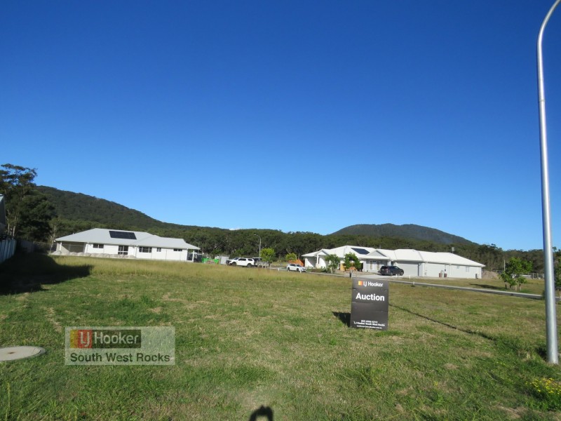 100 Waianbar Avenue, South West Rocks NSW 2431