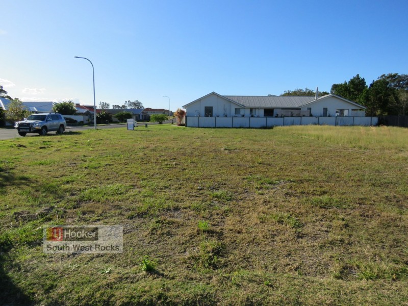 100 Waianbar Avenue, South West Rocks NSW 2431