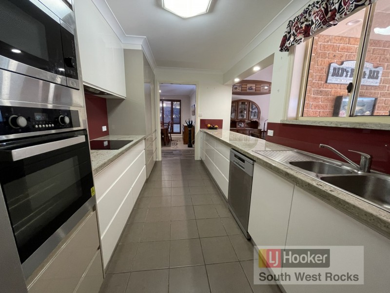 3 Rafferty Crescent, South West Rocks NSW 2431