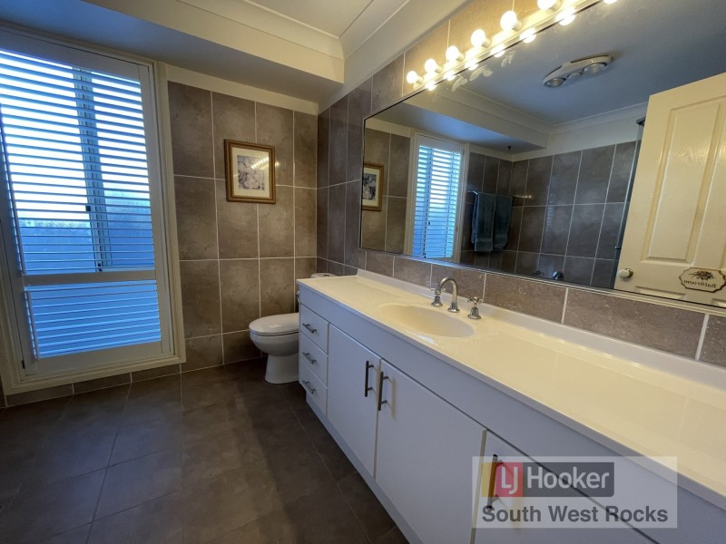 3 Rafferty Crescent, South West Rocks NSW 2431