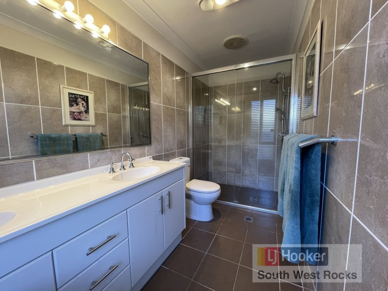 3 Rafferty Crescent, South West Rocks NSW 2431