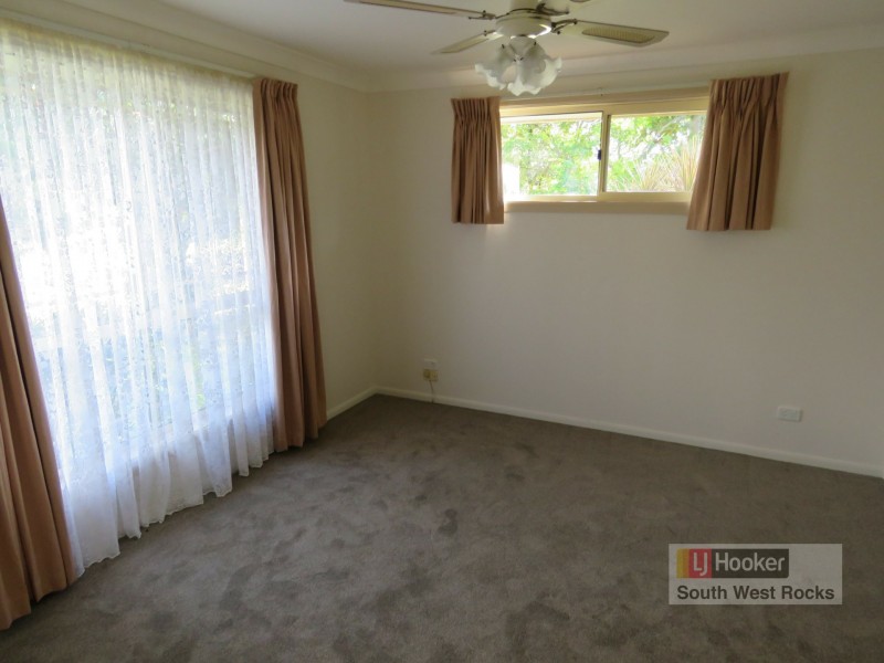 20 Athol Elliott Place, South West Rocks NSW 2431