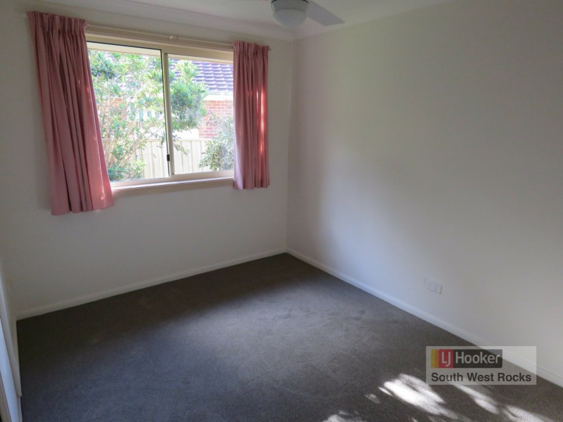 20 Athol Elliott Place, South West Rocks NSW 2431