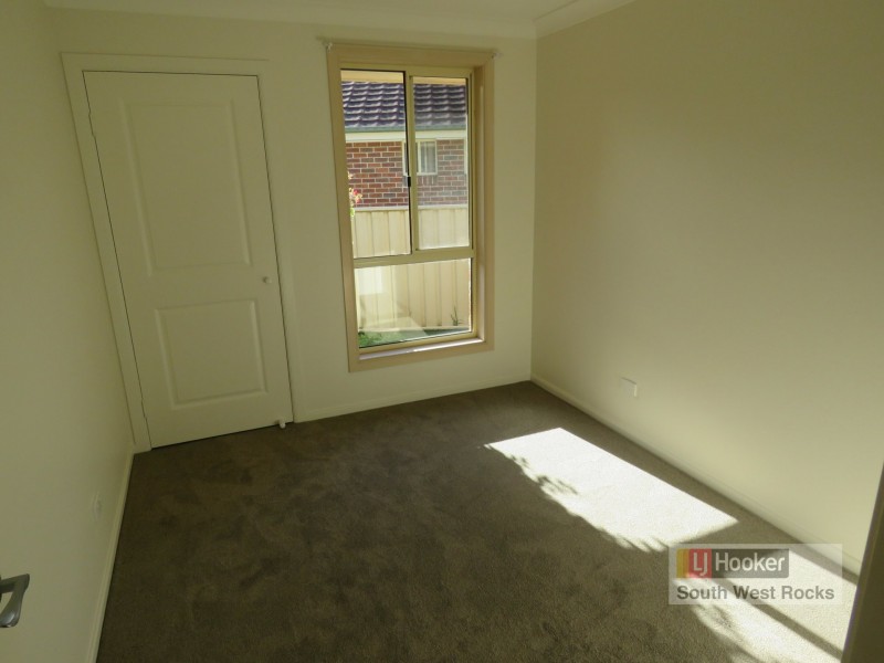 20 Athol Elliott Place, South West Rocks NSW 2431