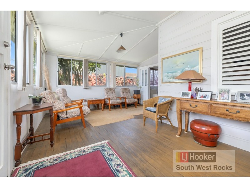 11 Landsborough Street, South West Rocks NSW 2431