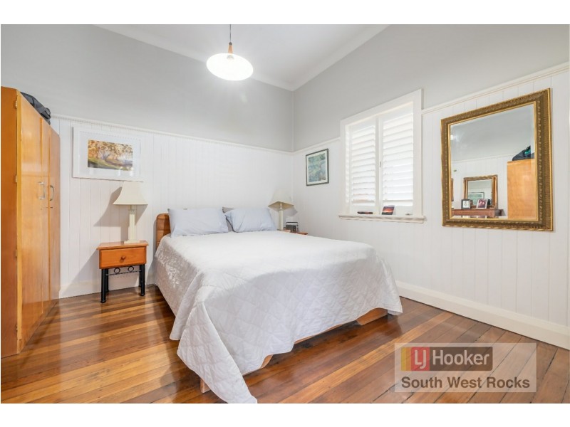 11 Landsborough Street, South West Rocks NSW 2431