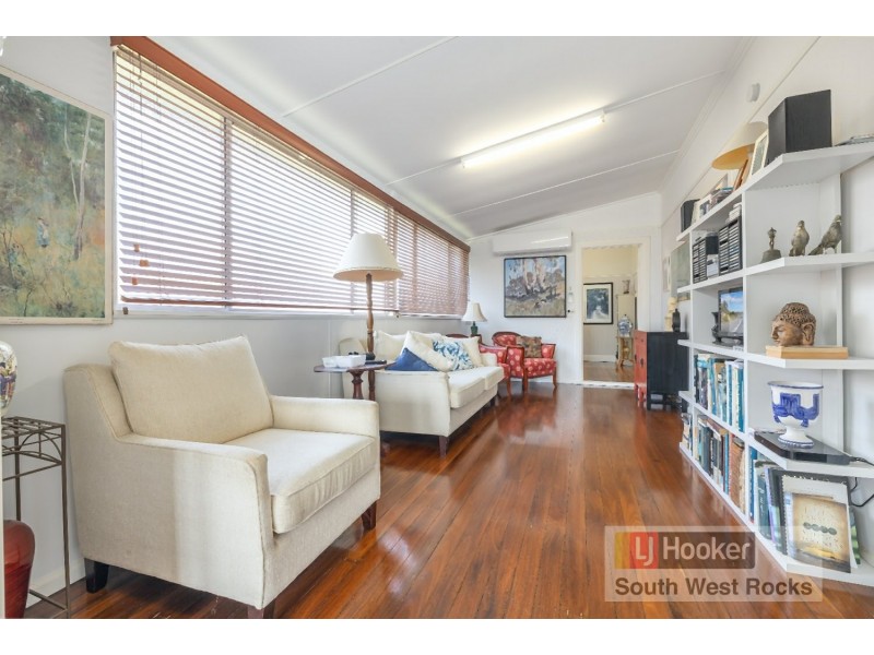 11 Landsborough Street, South West Rocks NSW 2431