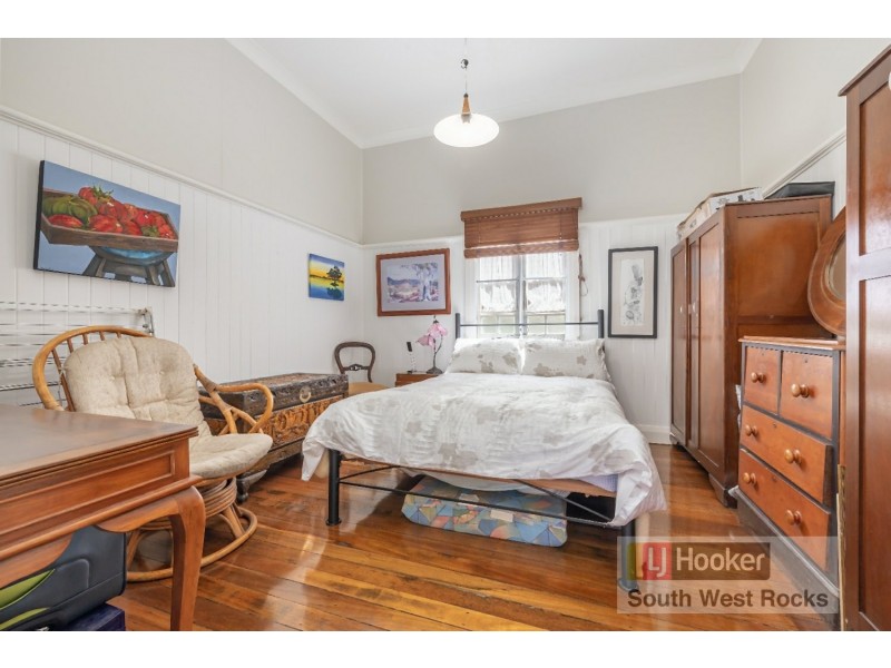11 Landsborough Street, South West Rocks NSW 2431