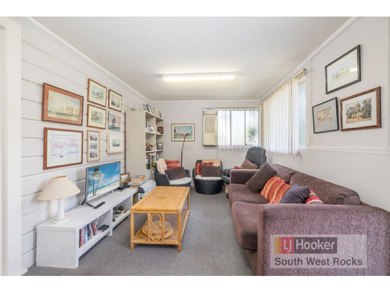 11 Landsborough Street, South West Rocks NSW 2431