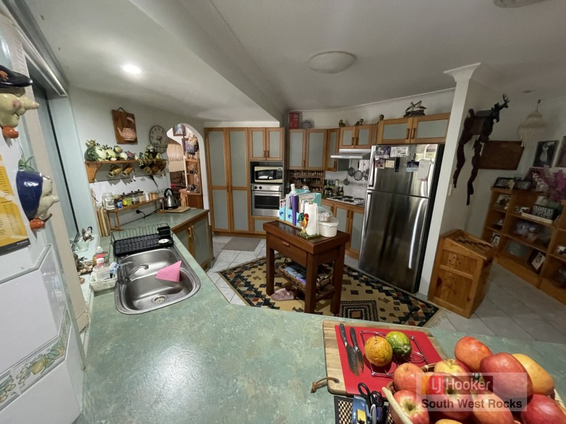 21 Athol Elliott Place, South West Rocks NSW 2431
