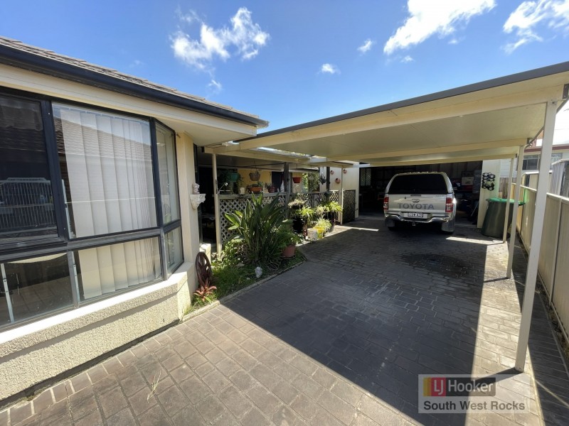 21 Athol Elliott Place, South West Rocks NSW 2431