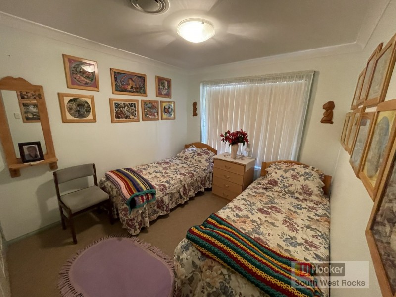 21 Athol Elliott Place, South West Rocks NSW 2431