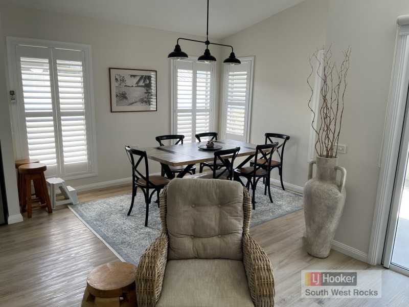 14 Oakmont Drive, South West Rocks NSW 2431