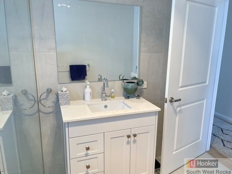 14 Oakmont Drive, South West Rocks NSW 2431