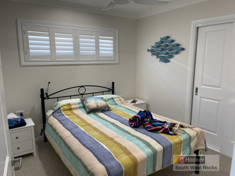 14 Oakmont Drive, South West Rocks NSW 2431