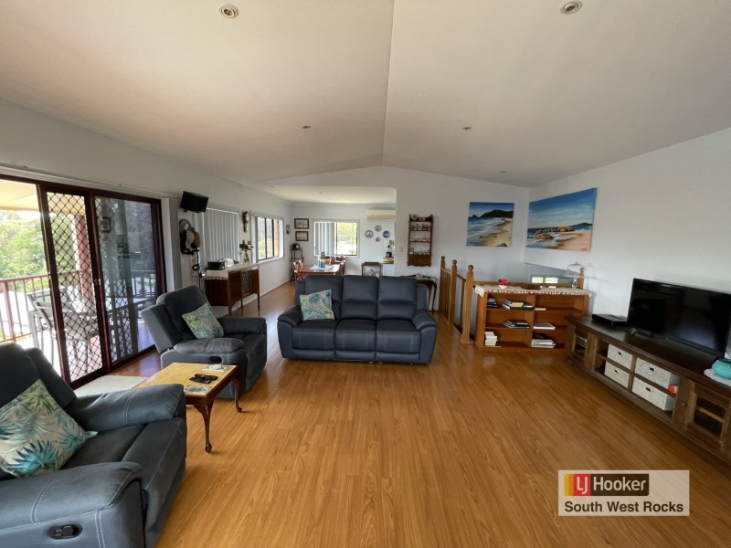 15 Salmon Circuit, South West Rocks NSW 2431