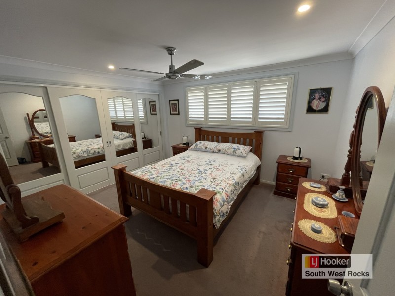 15 Salmon Circuit, South West Rocks NSW 2431