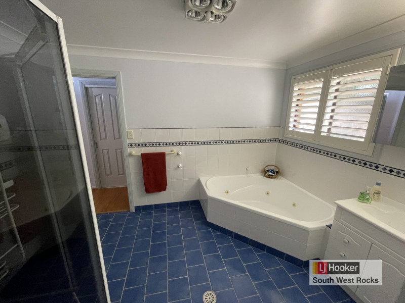 15 Salmon Circuit, South West Rocks NSW 2431