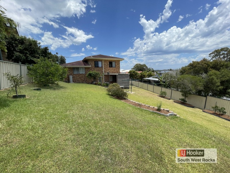 15 Salmon Circuit, South West Rocks NSW 2431