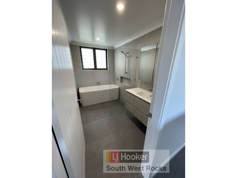 14 Government Road, South West Rocks NSW 2431